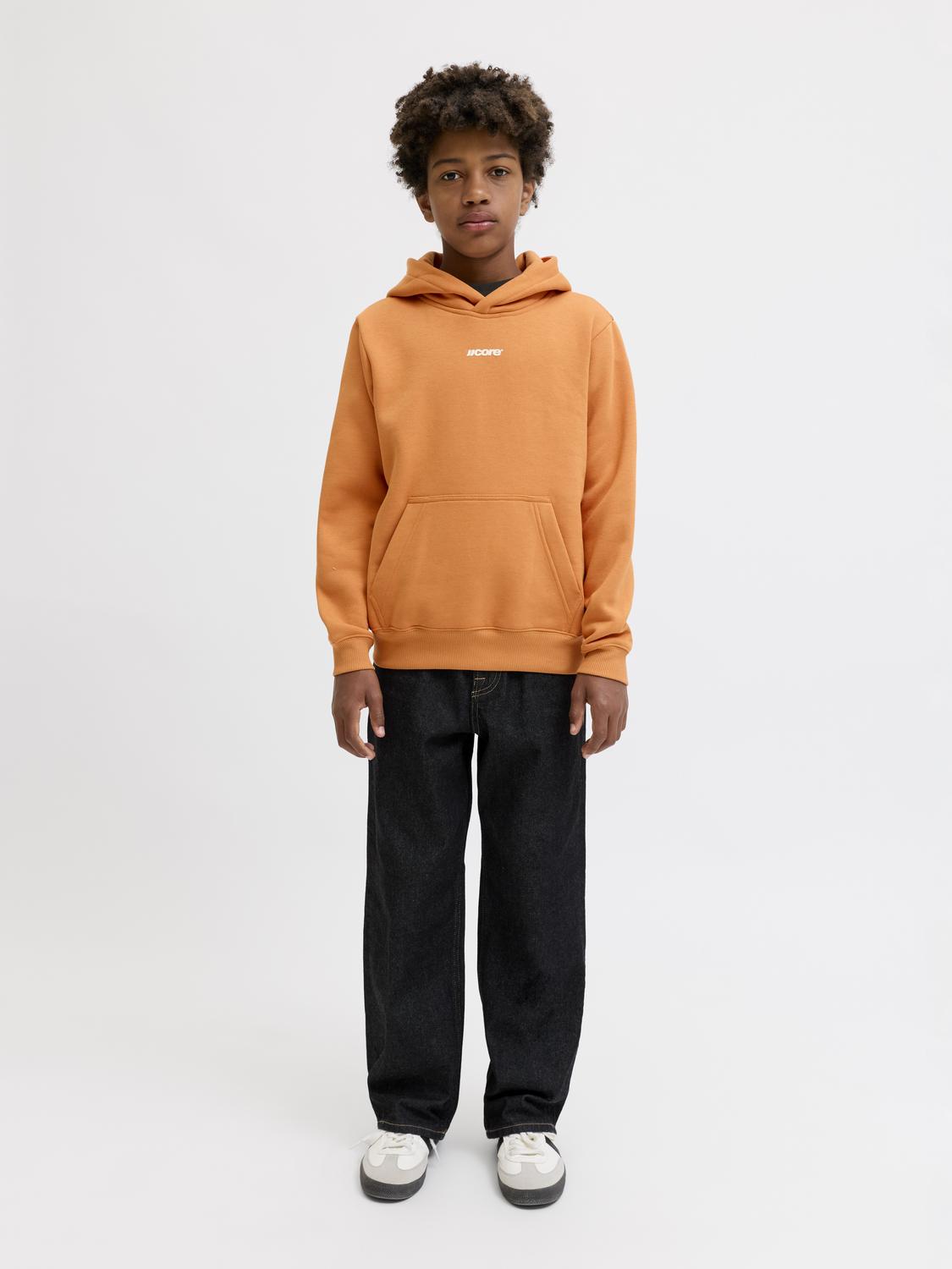 model_shot-front_full