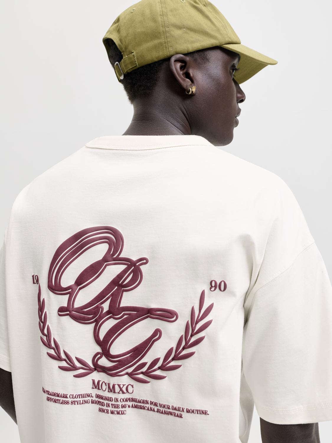 model_shot-creative
