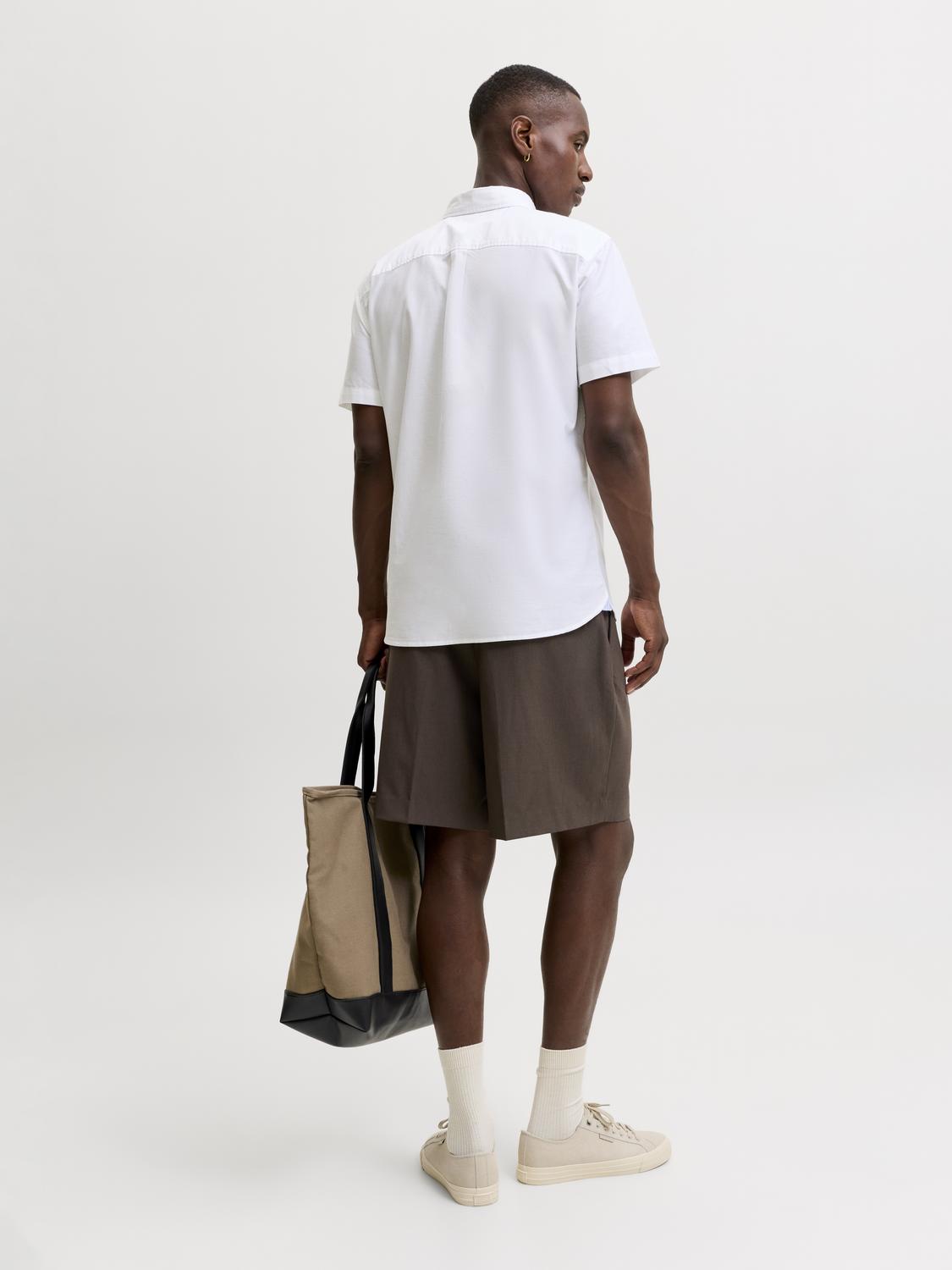 model_shot-back