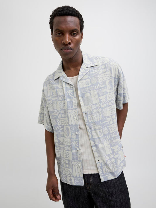 model_shot-creative