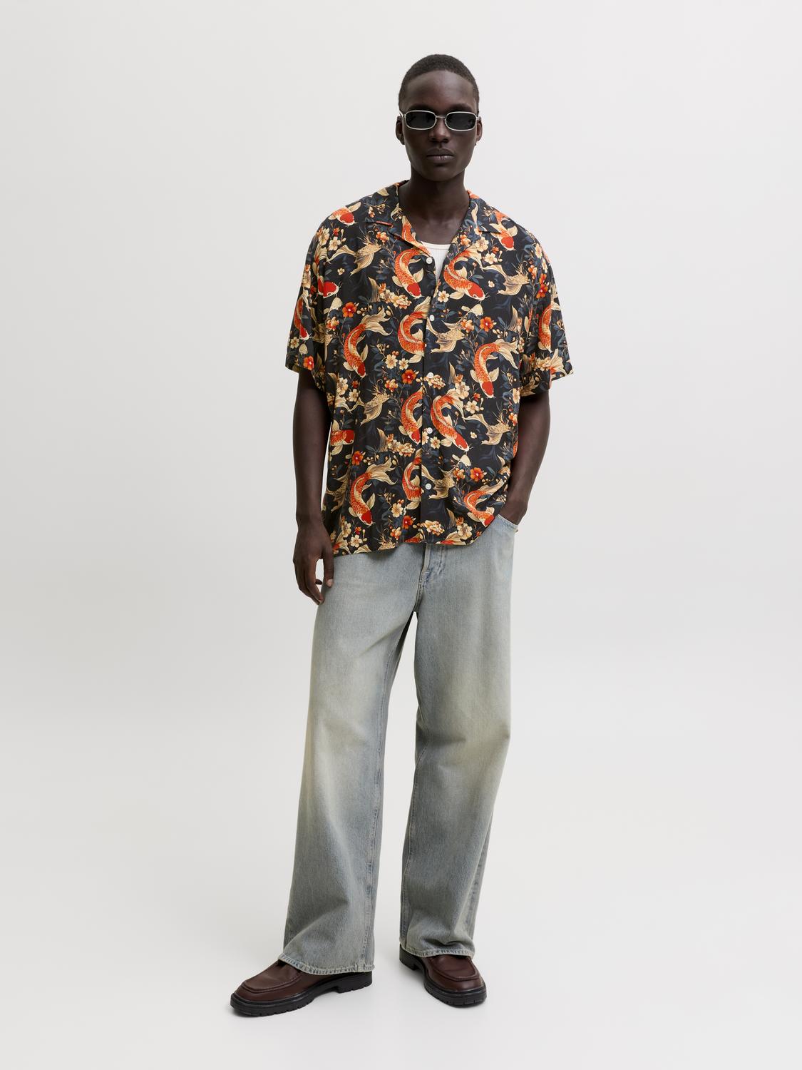 model_shot-front_full