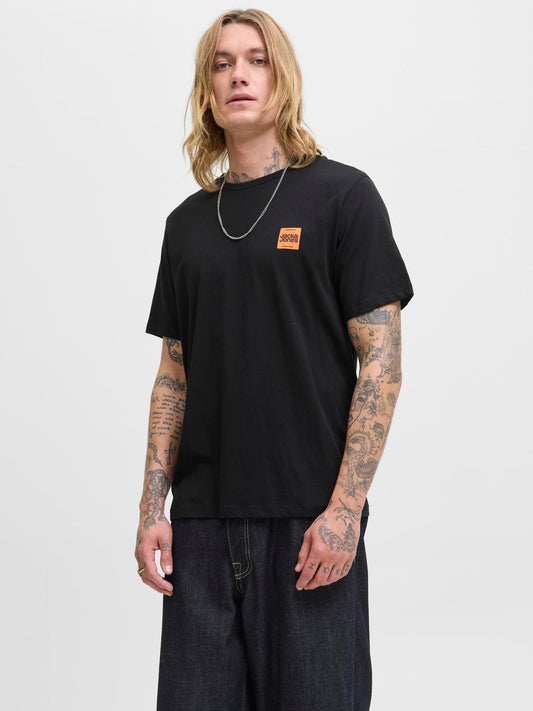 model_shot-front