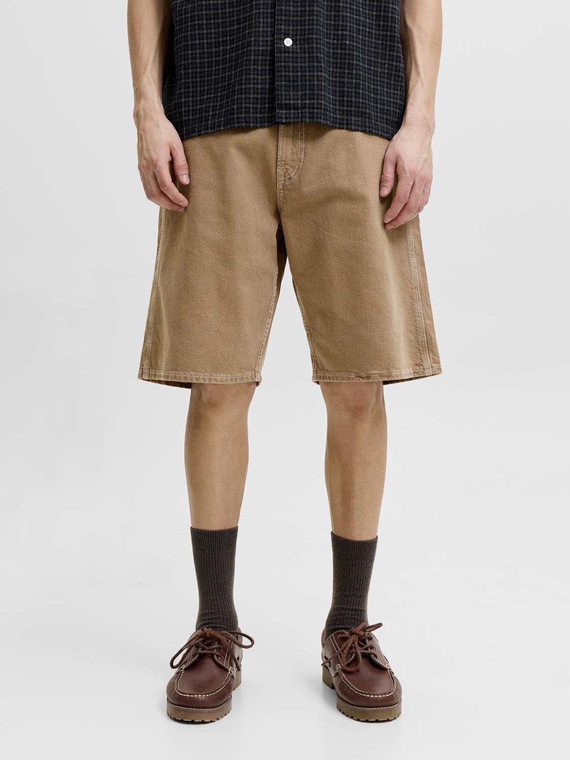 model_shot-front