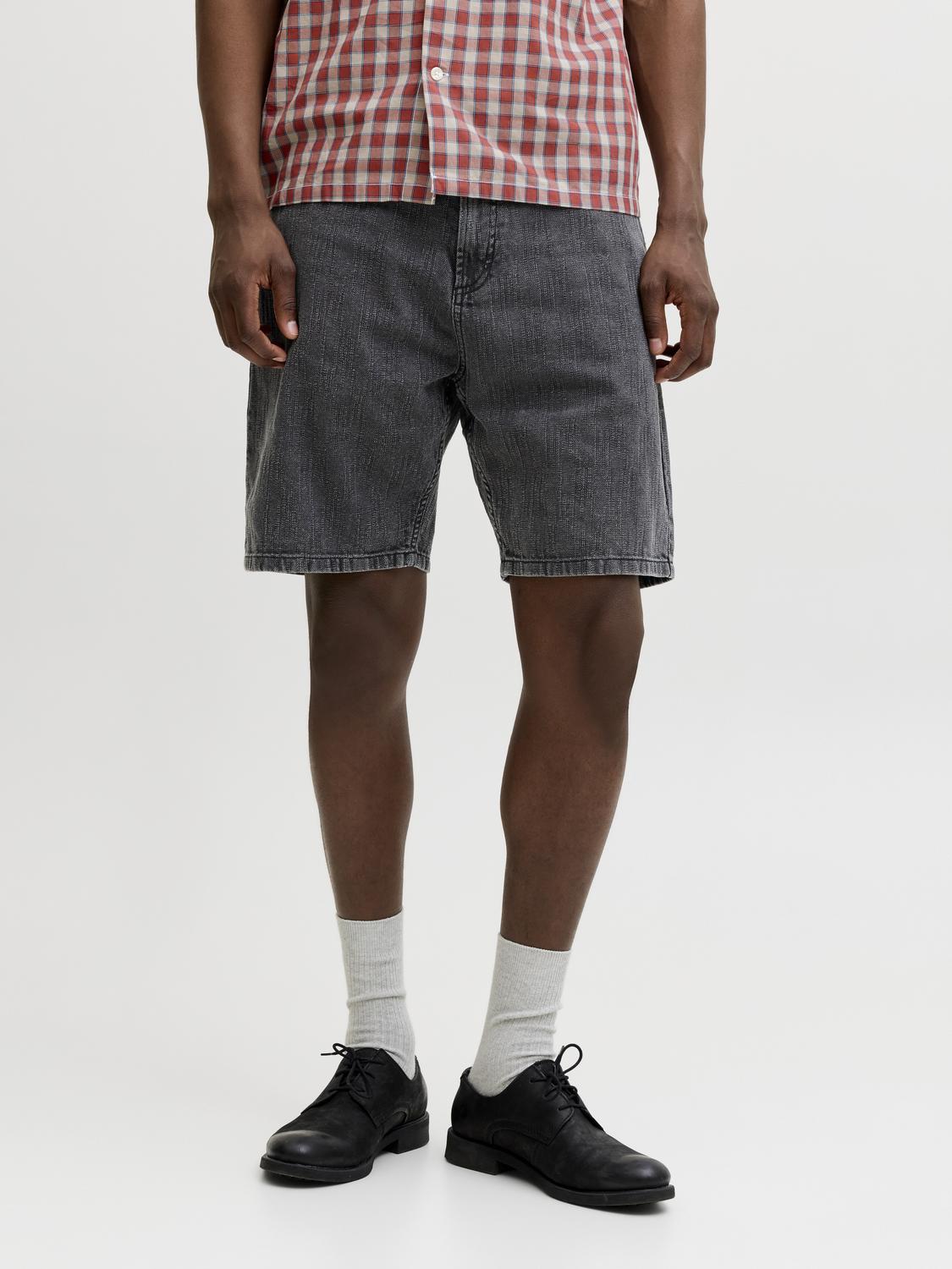 model_shot-front