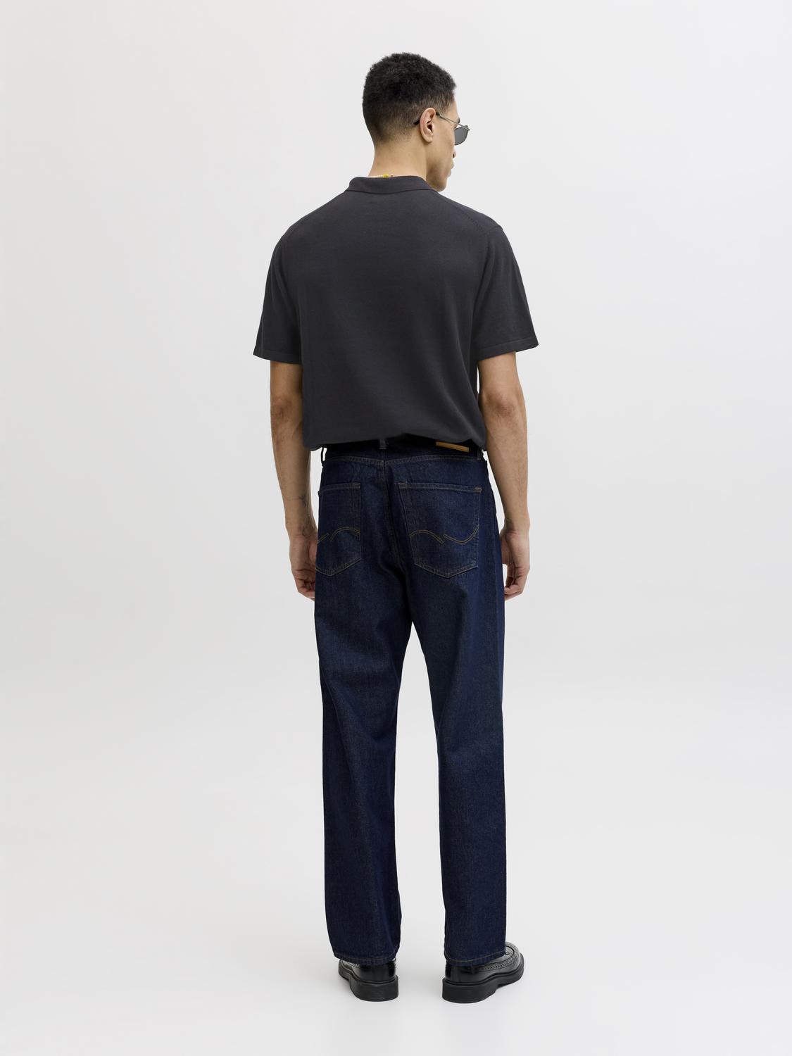 model_shot-back