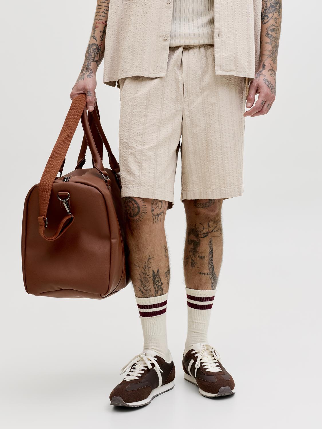 model_shot-front