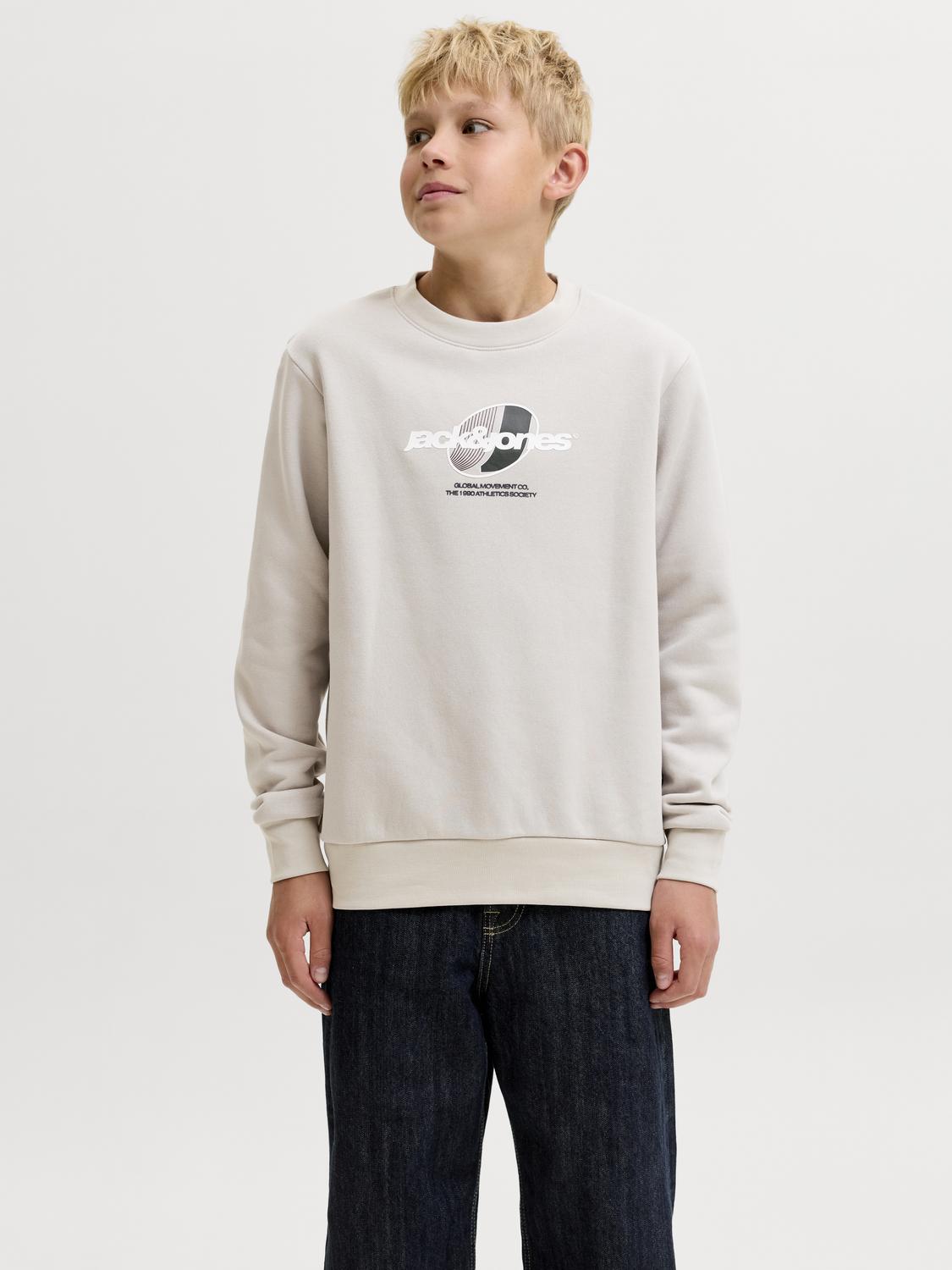 model_shot-front