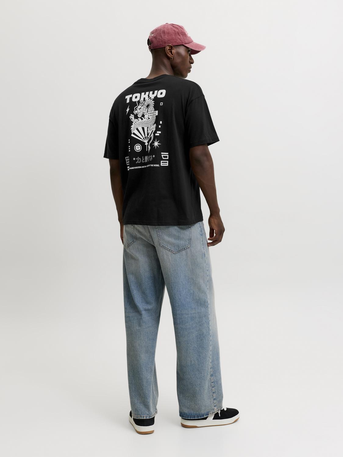 model_shot-back