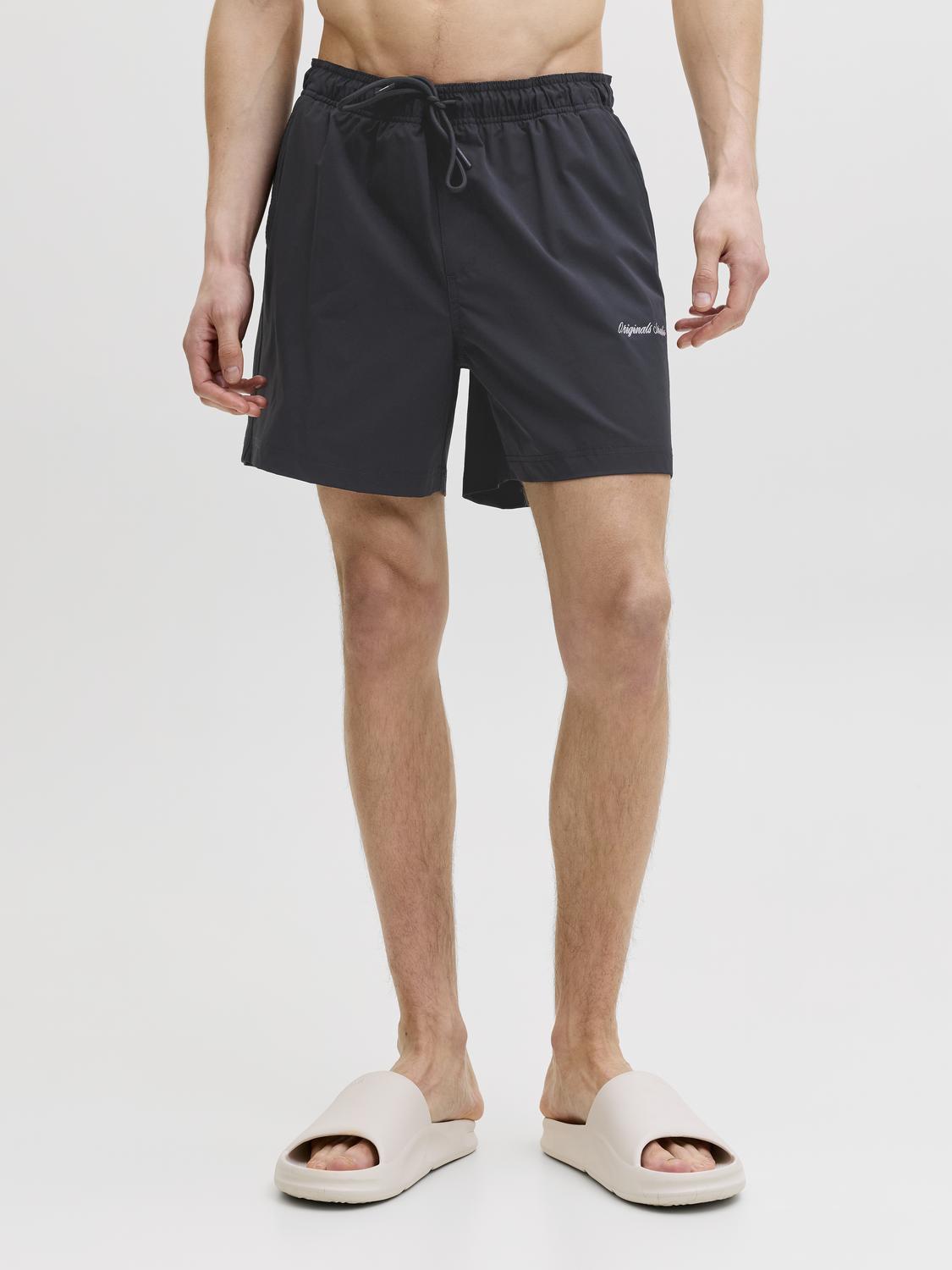 model_shot-front