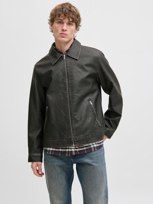 model_shot-front