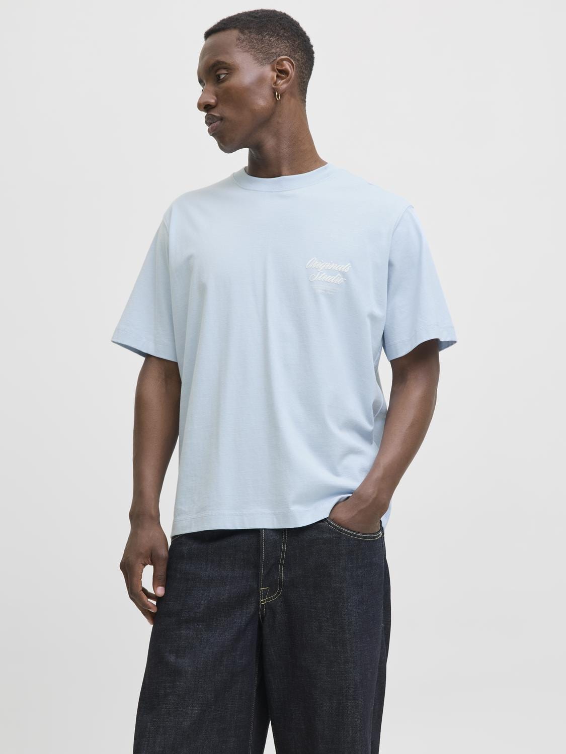 model_shot-front