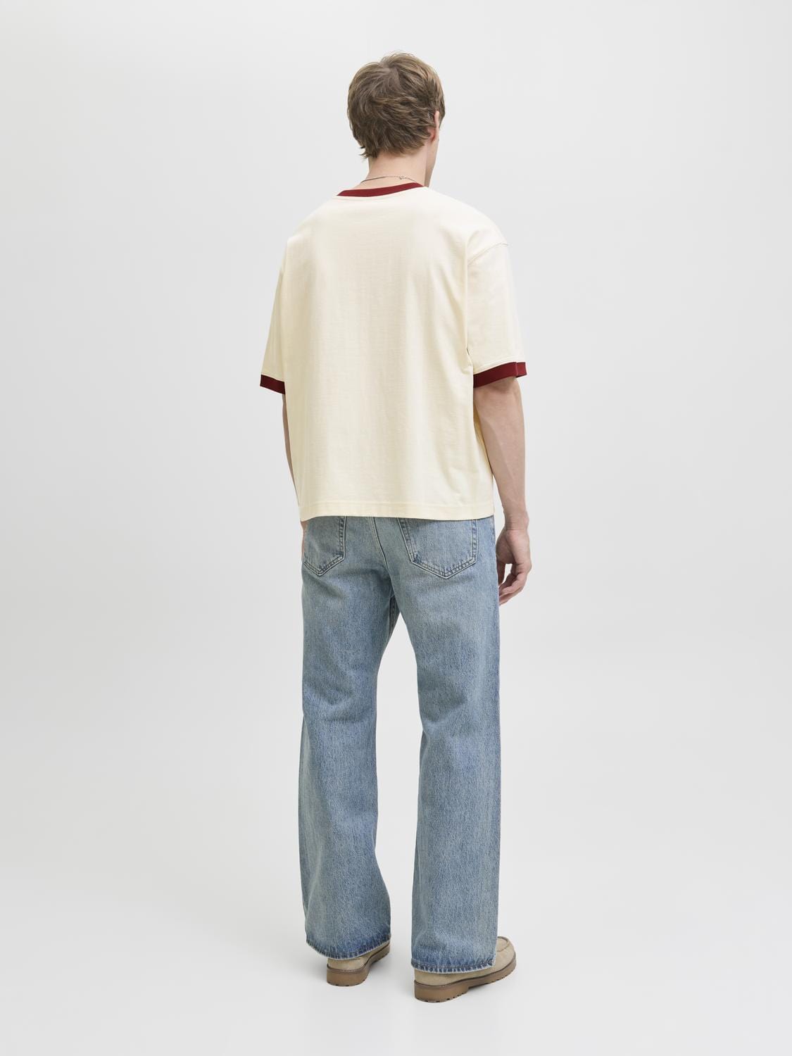 model_shot-back
