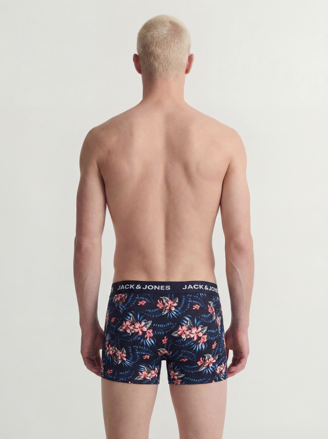 model_shot-back