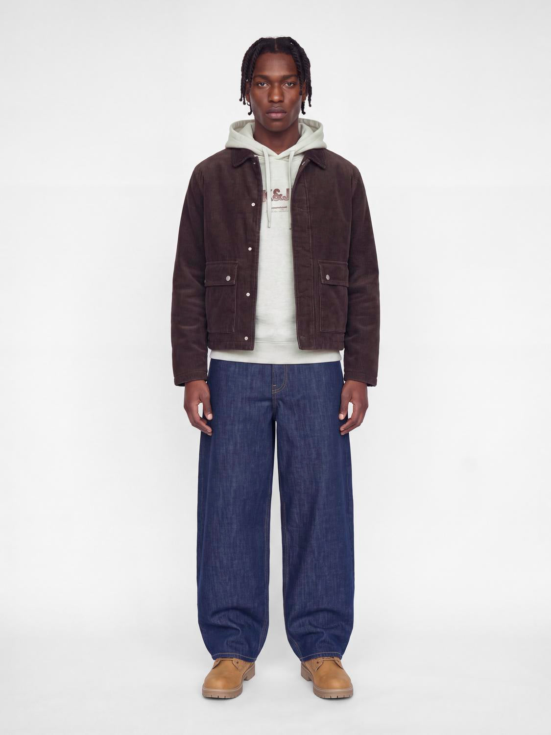 model_shot-front_full