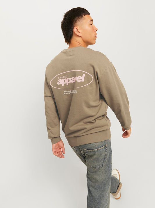 model_shot-creative