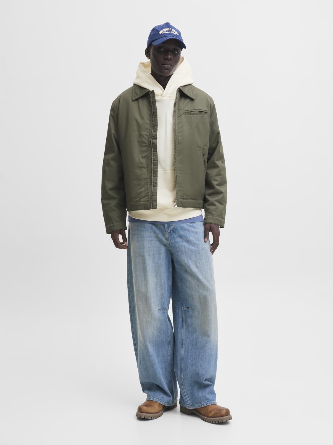model_shot-front_full