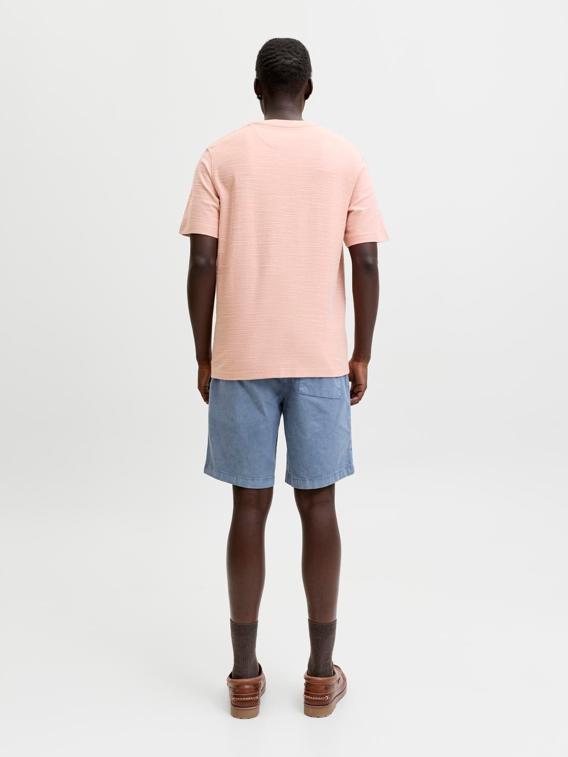 model_shot-back