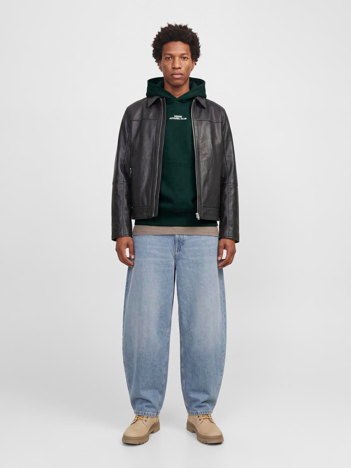 model_shot-front_full