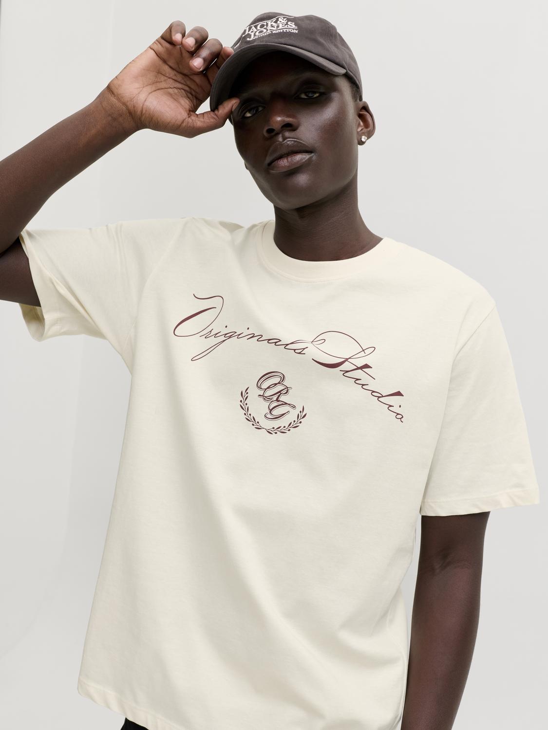 model_shot-creative
