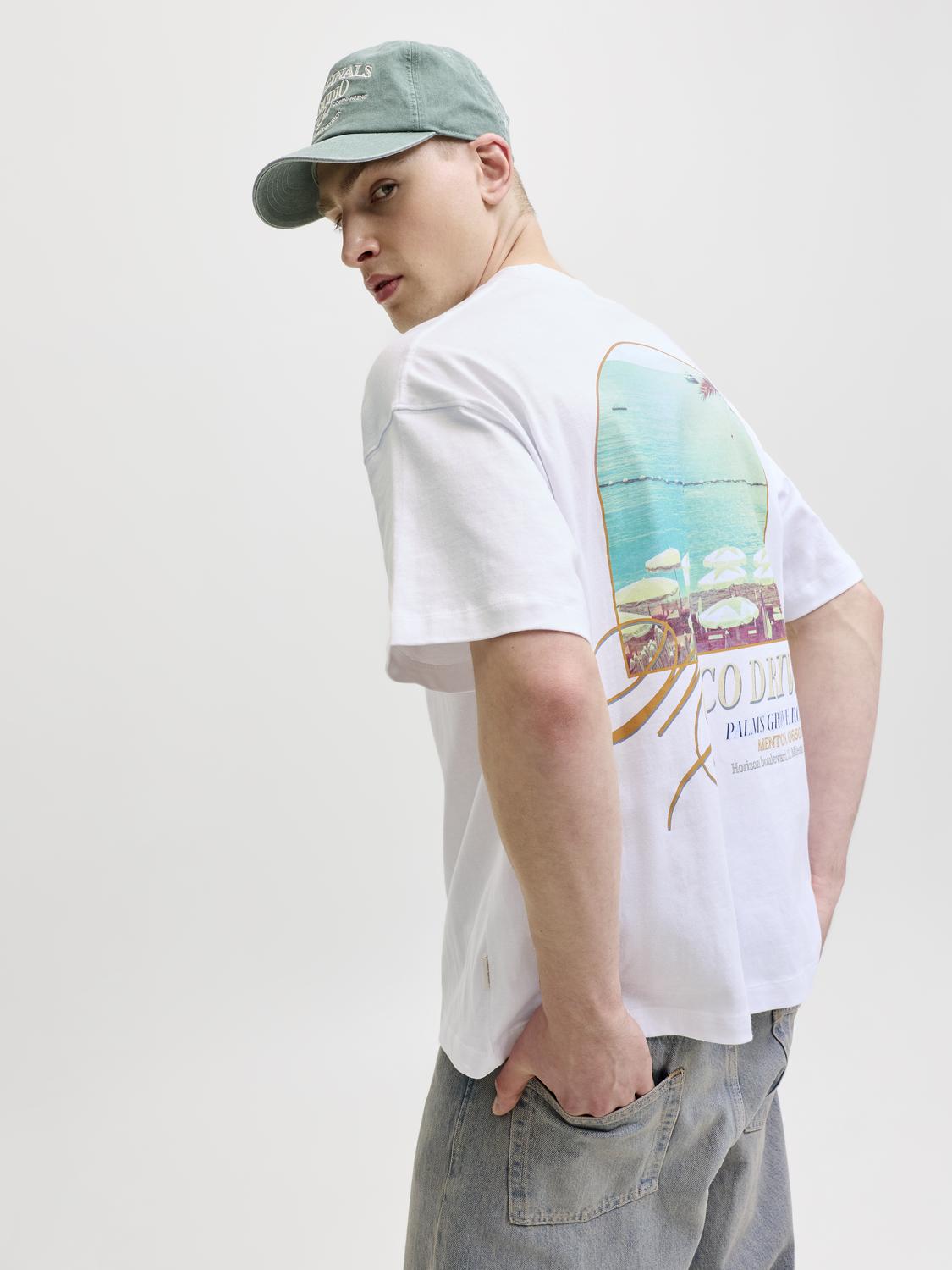 model_shot-creative