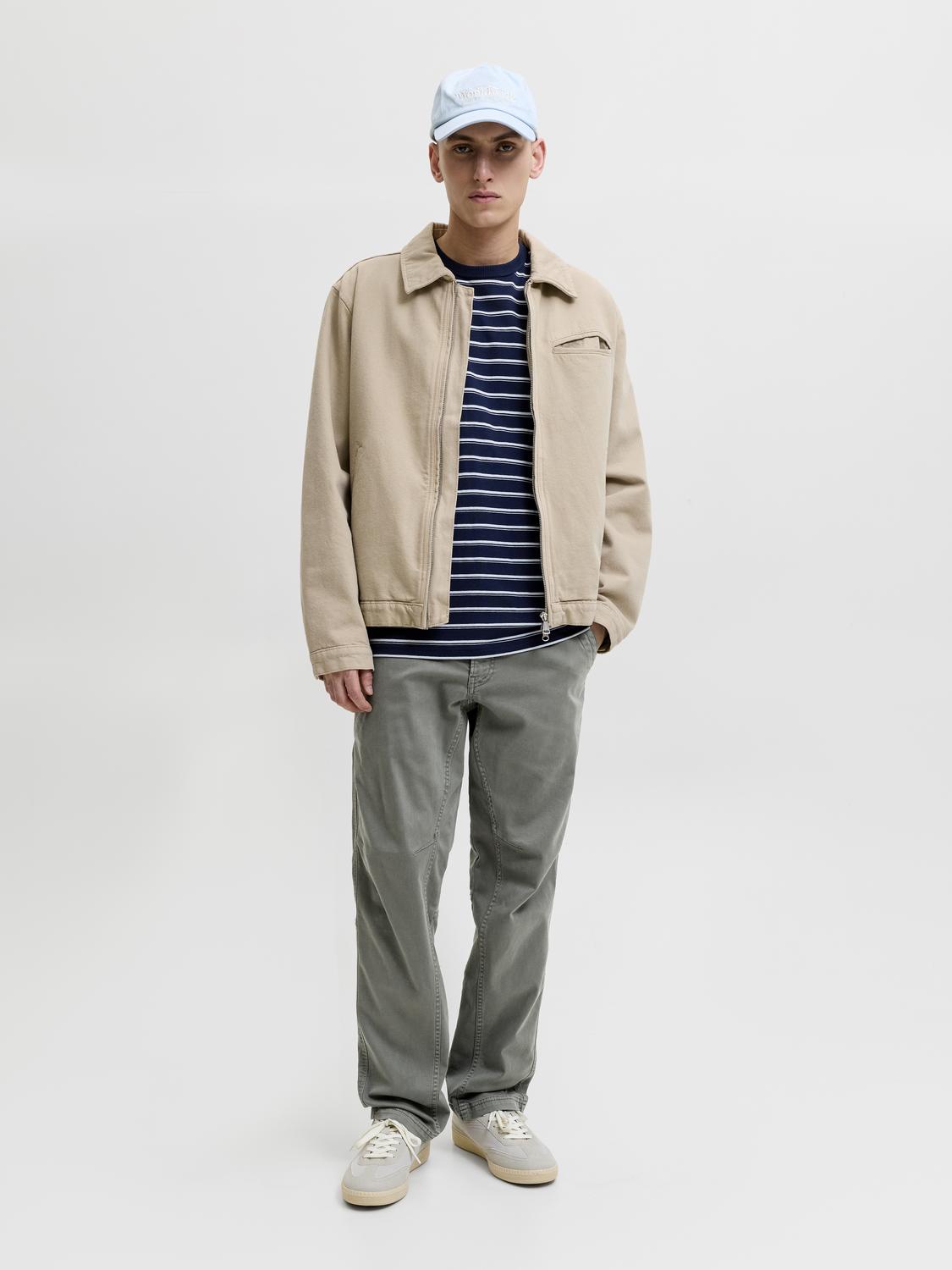 model_shot-front_full