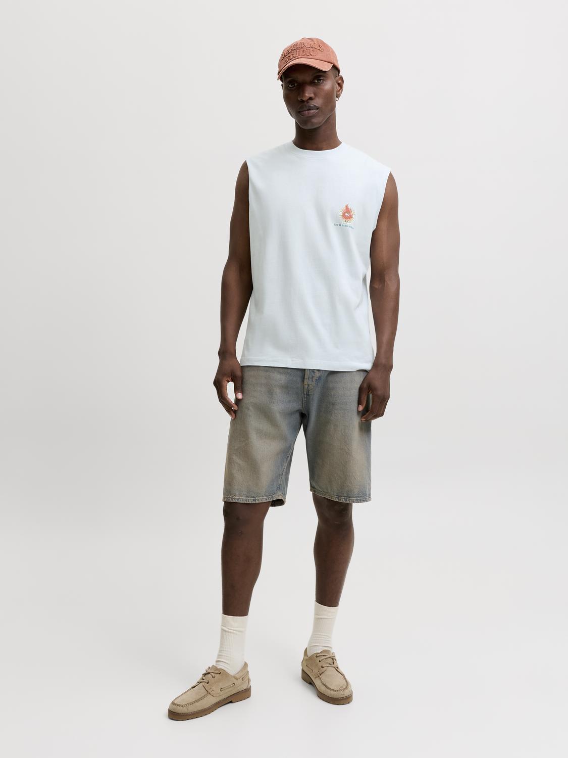 model_shot-front_full