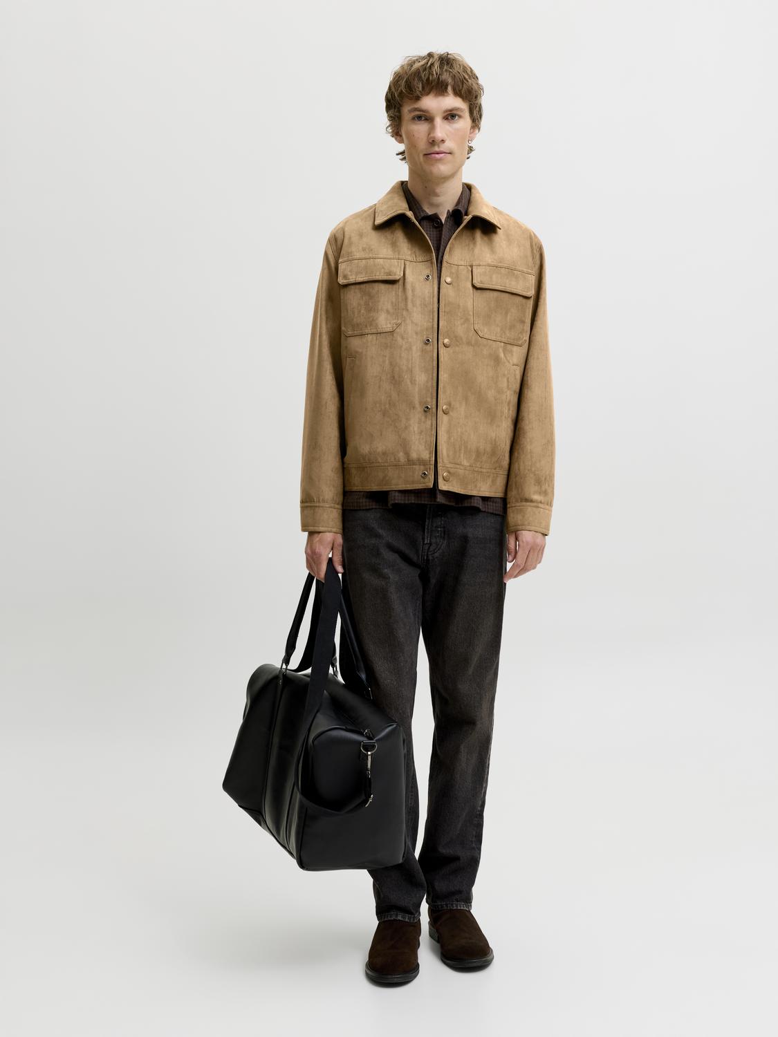 model_shot-front_full