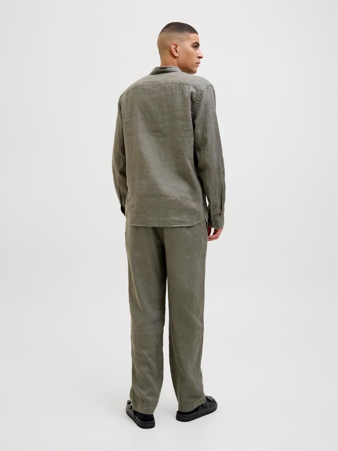 model_shot-back