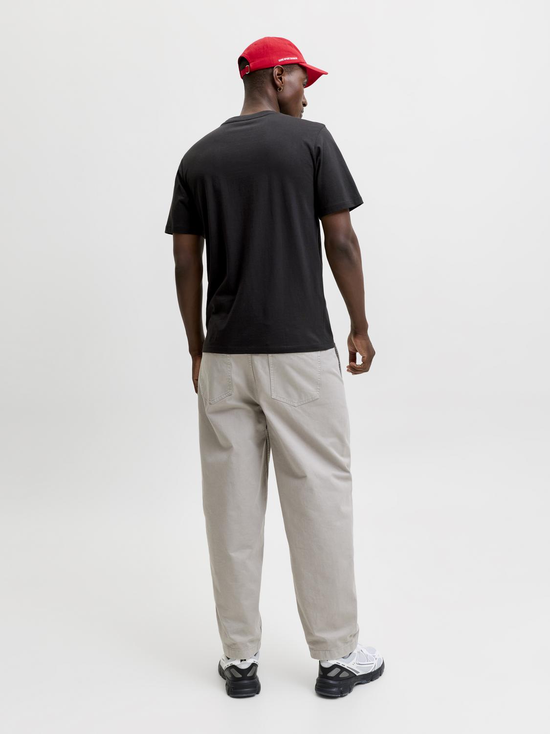 model_shot-back