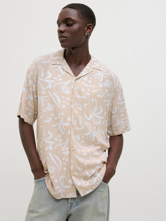 model_shot-creative