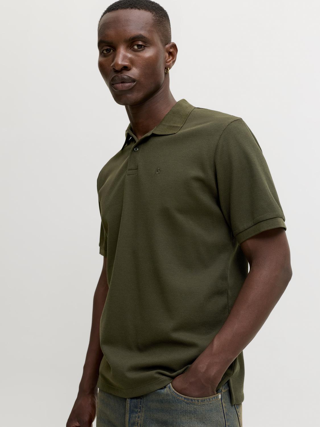 model_shot-creative