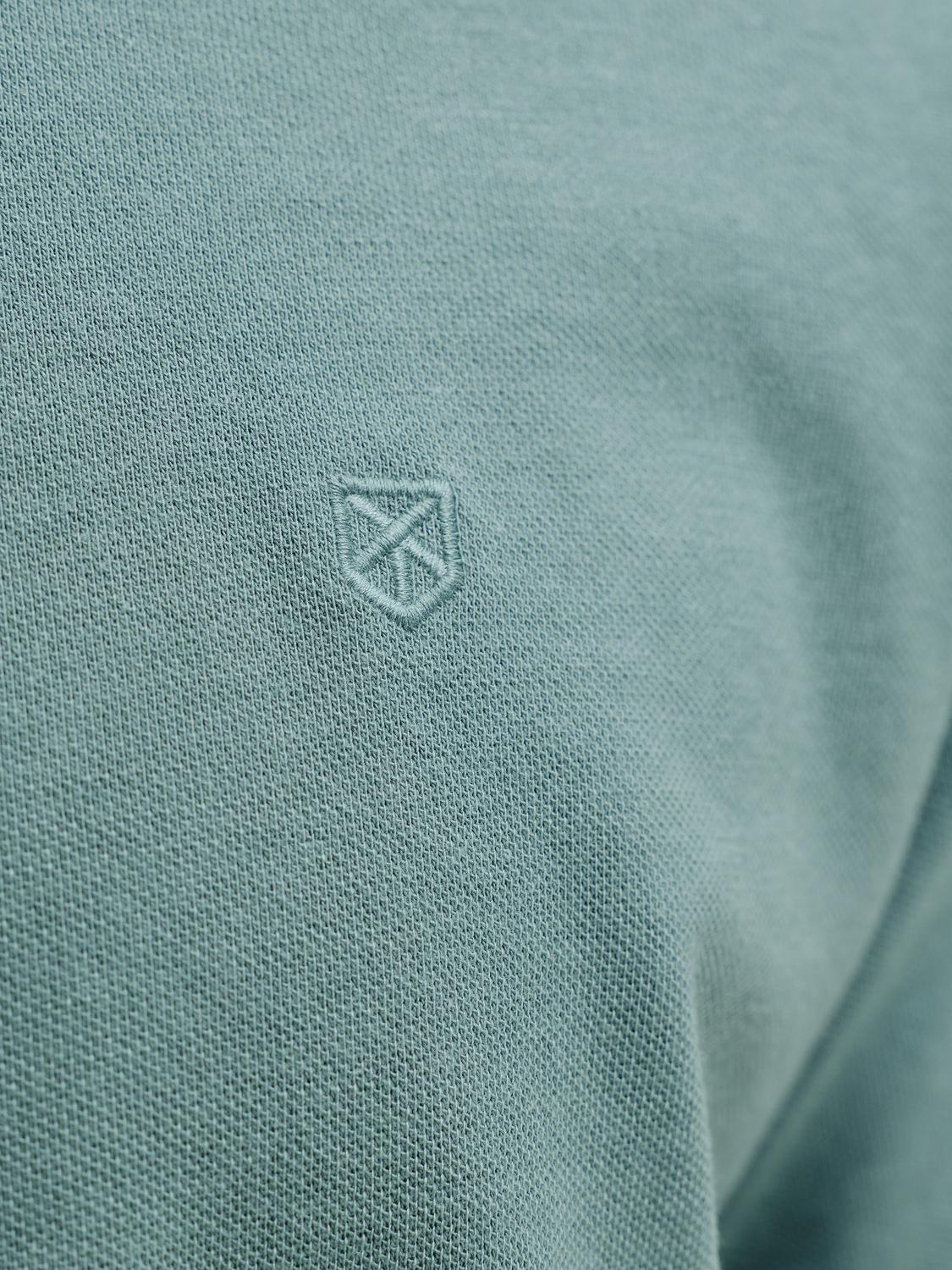 model_shot-detail