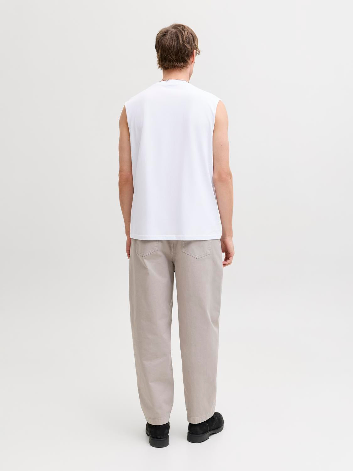 model_shot-back