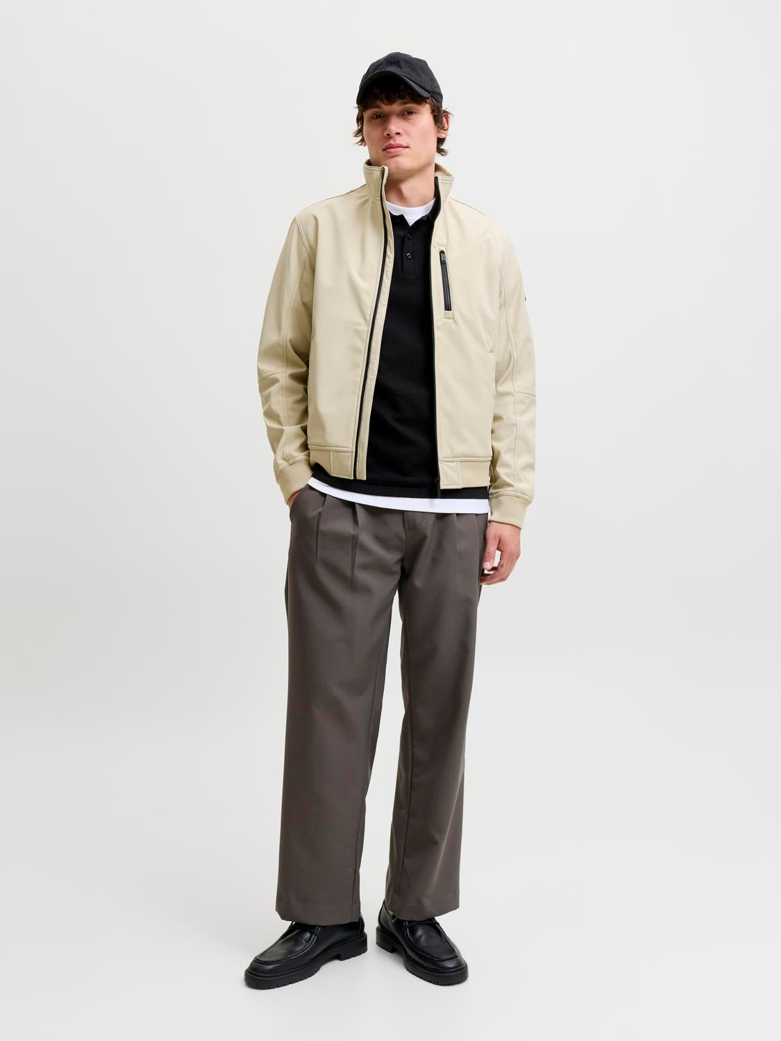 model_shot-front_full