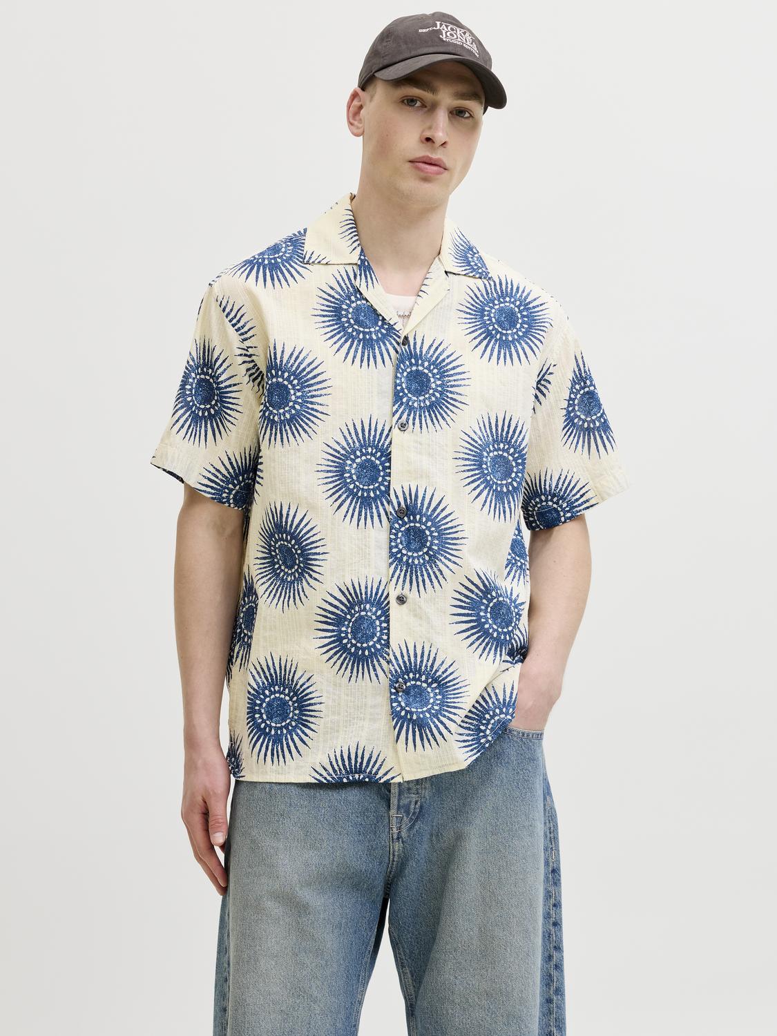 model_shot-front