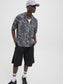 model_shot-creative