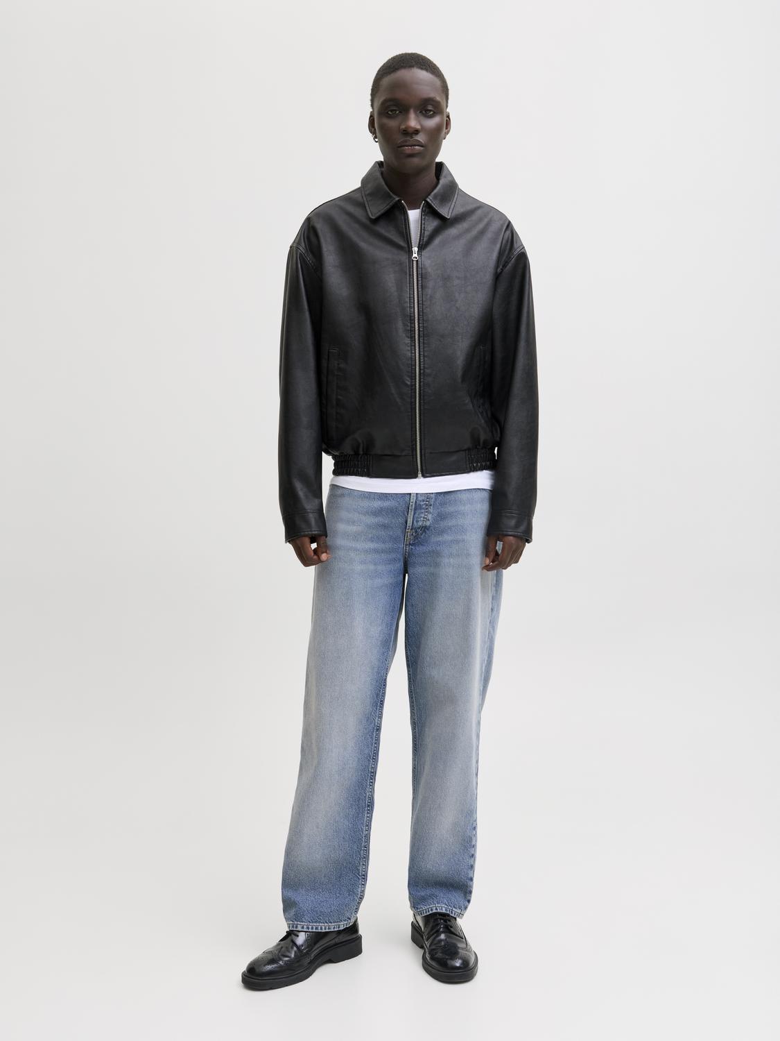 model_shot-front_full