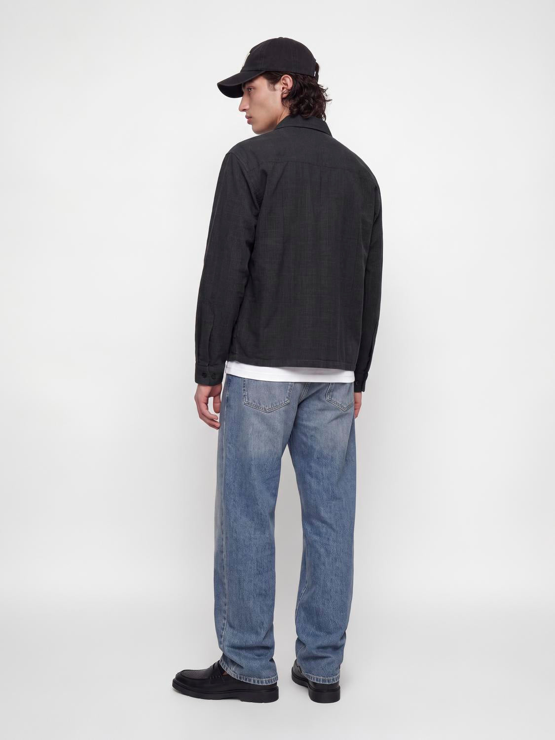 model_shot-back