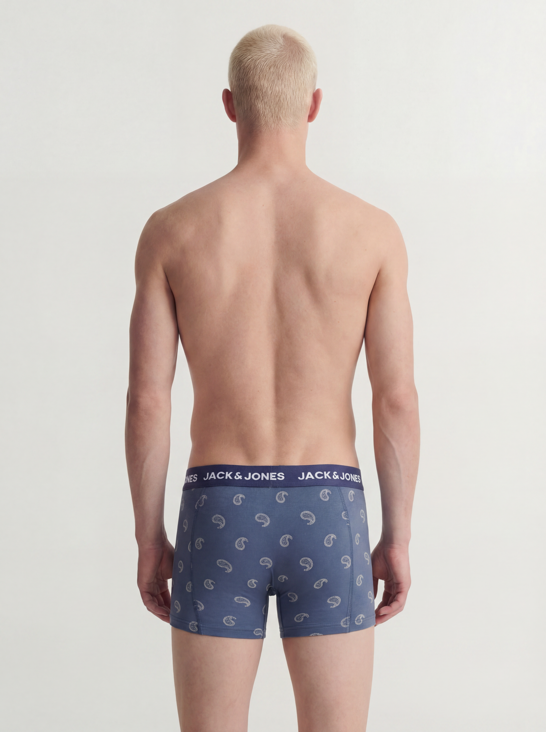 model_shot-back