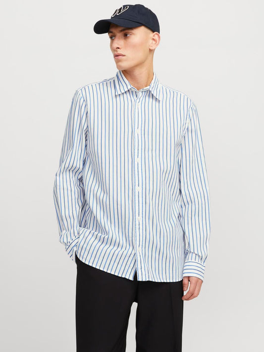 model_shot-front