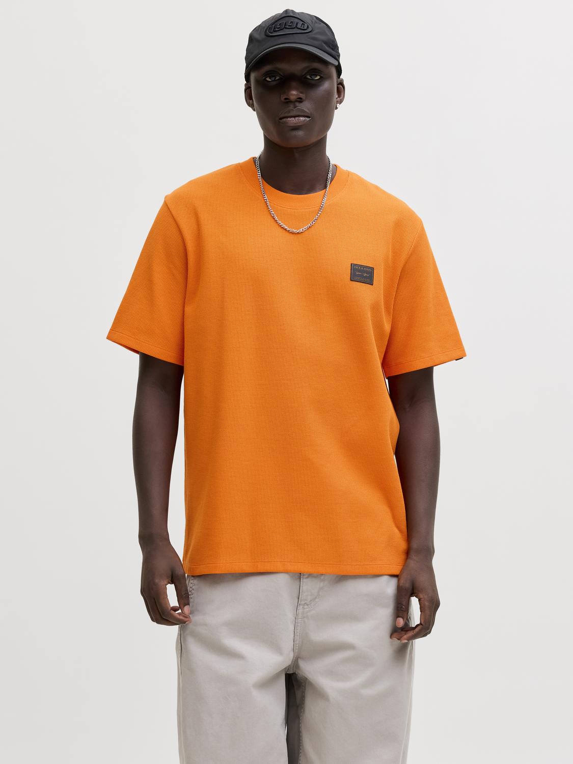 model_shot-front