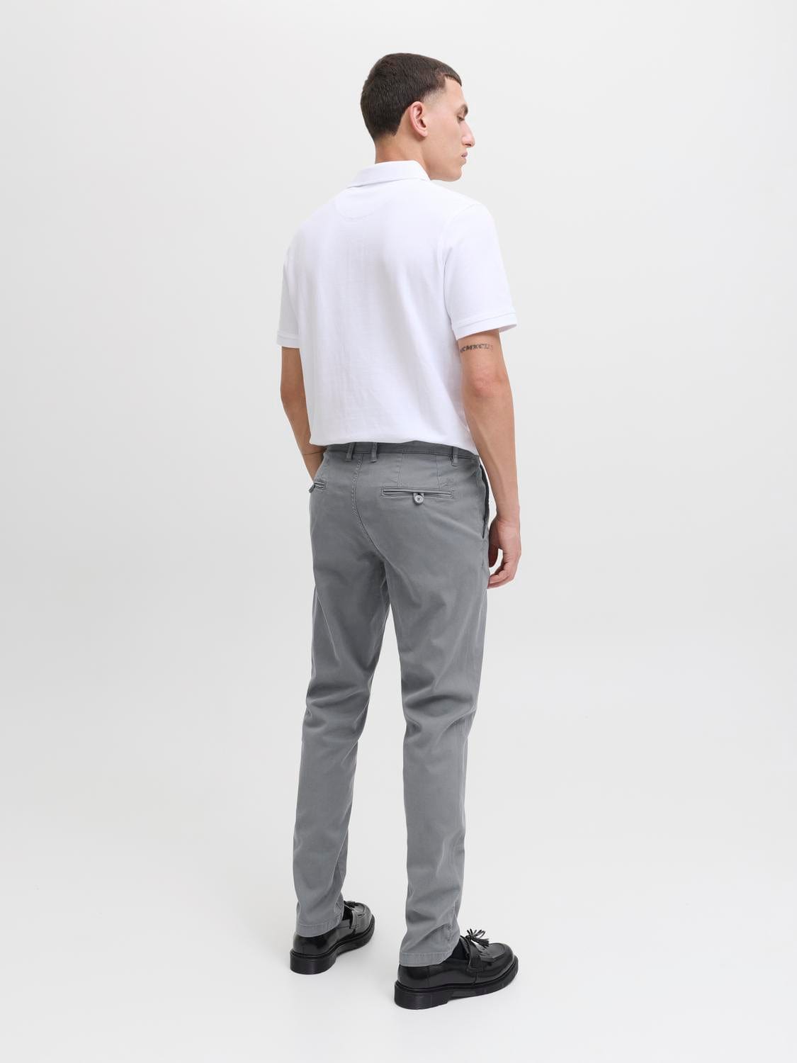model_shot-back