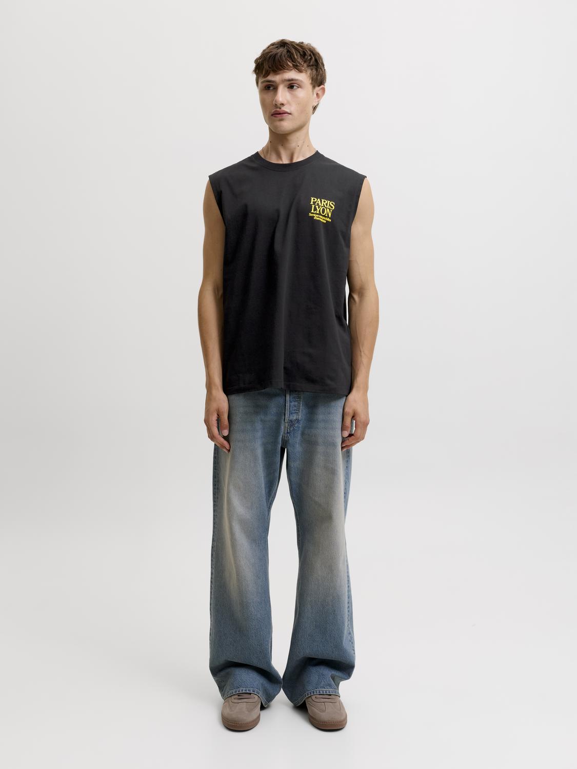 model_shot-front_full