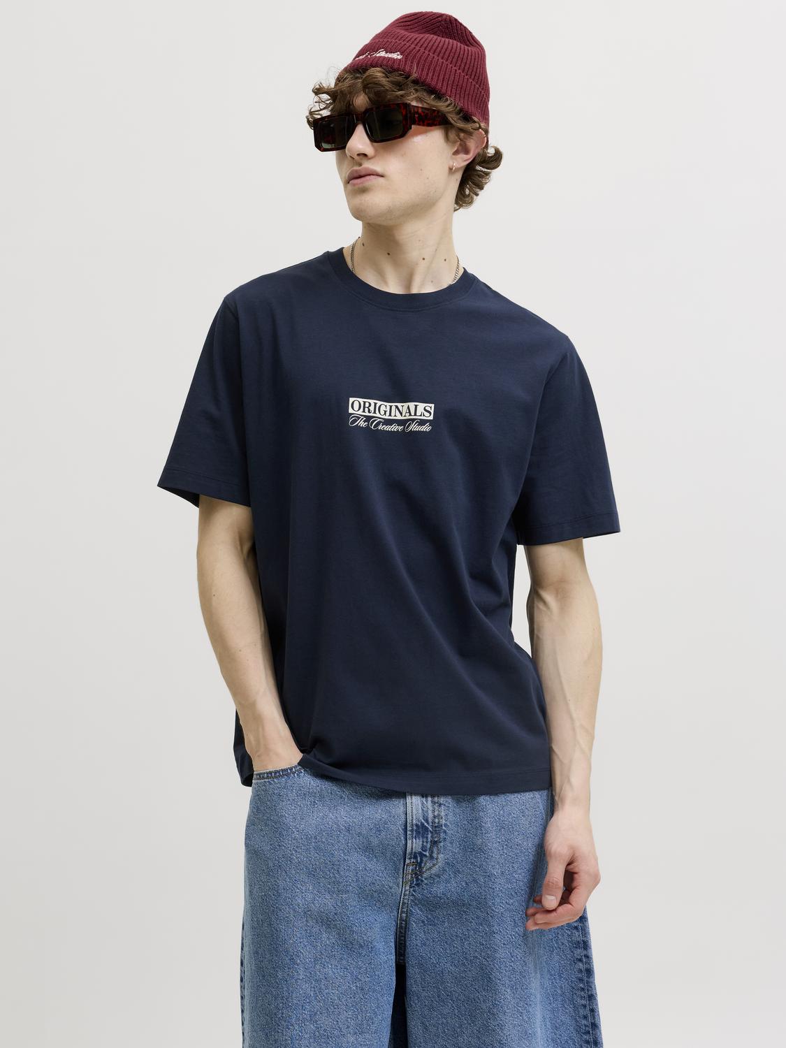 model_shot-front