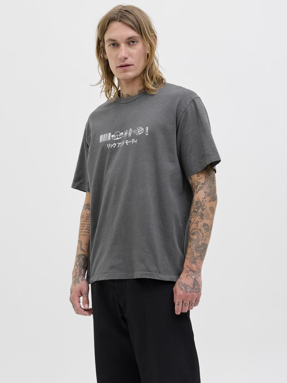 model_shot-front