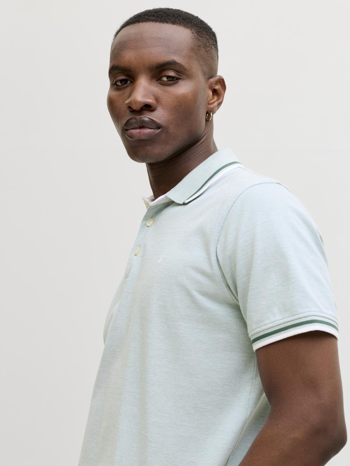 model_shot-creative