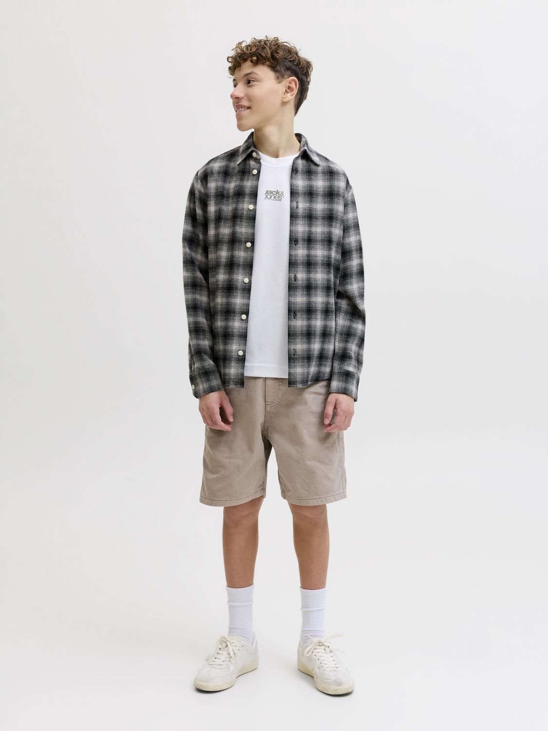 model_shot-front_full