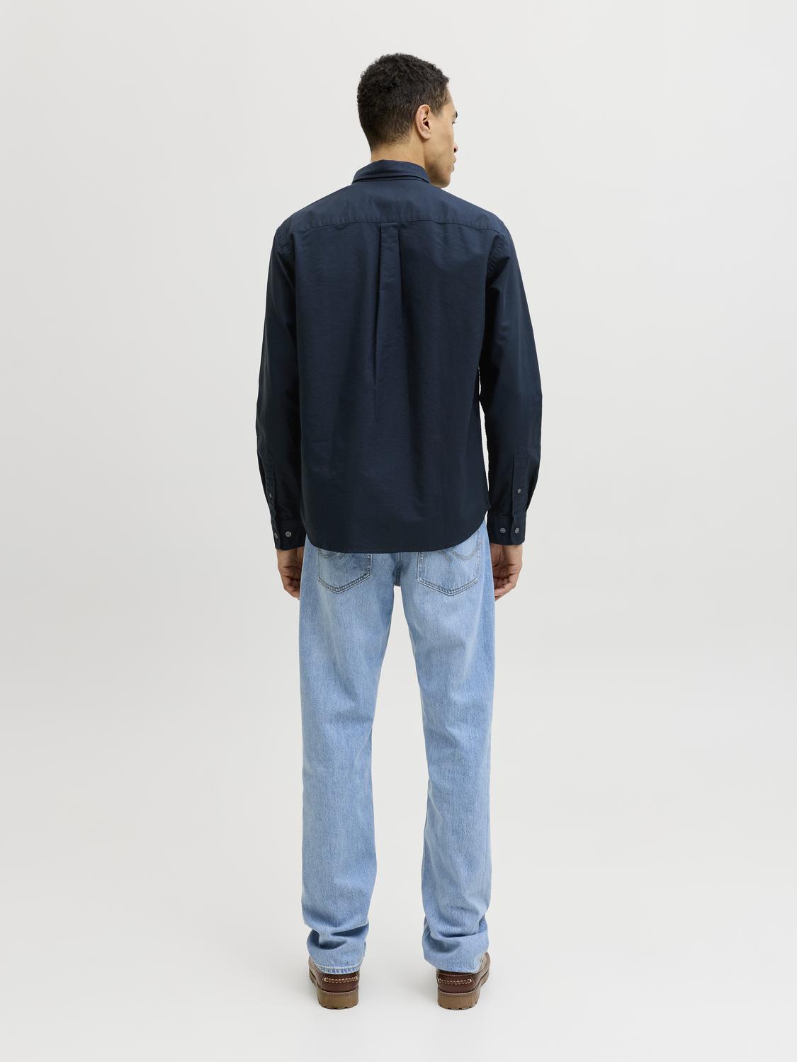 model_shot-back