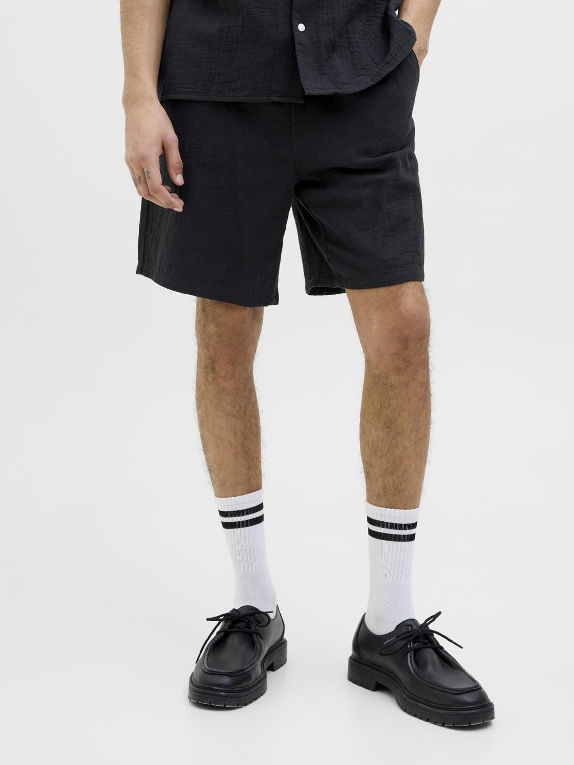 model_shot-front