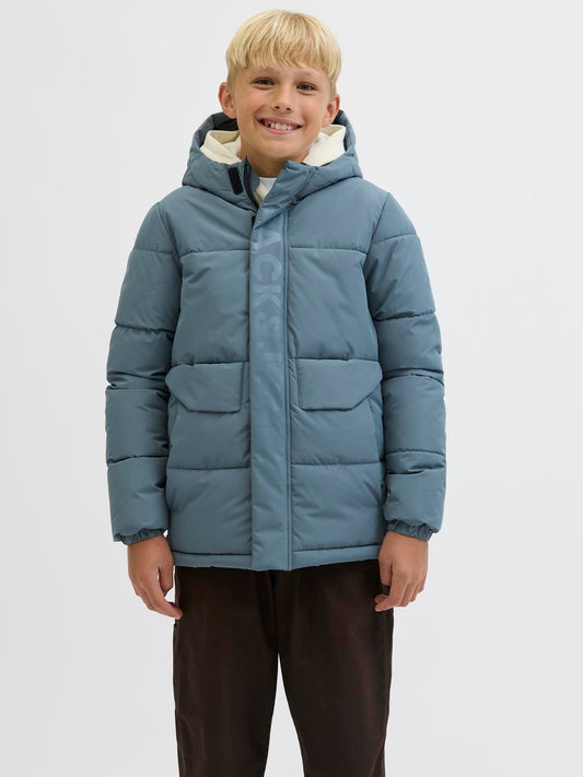 model_shot-front